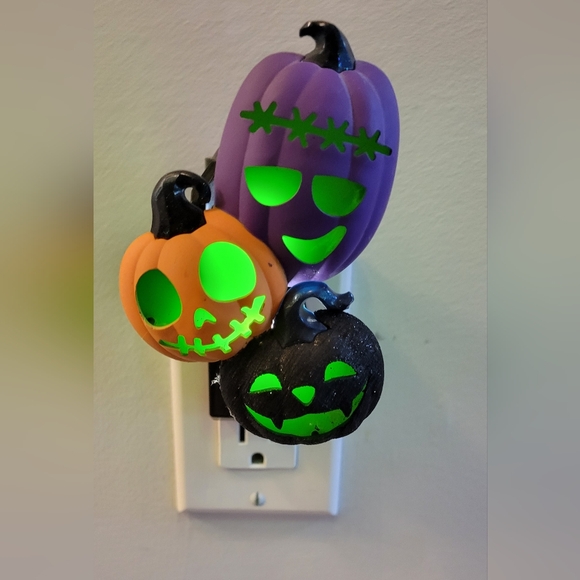 Bath and Bodyworks Halloween plug in - Picture 1 of 5